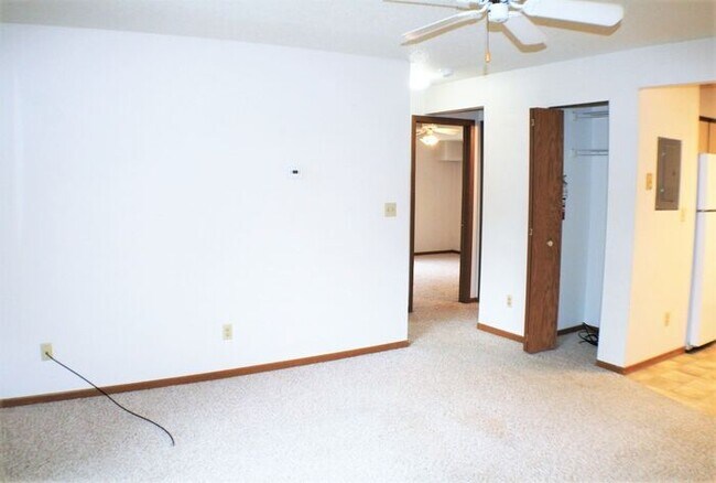 Foto del edificio - $1025 | 2 Bedroom, 1 Bathroom CONDO | PET ...