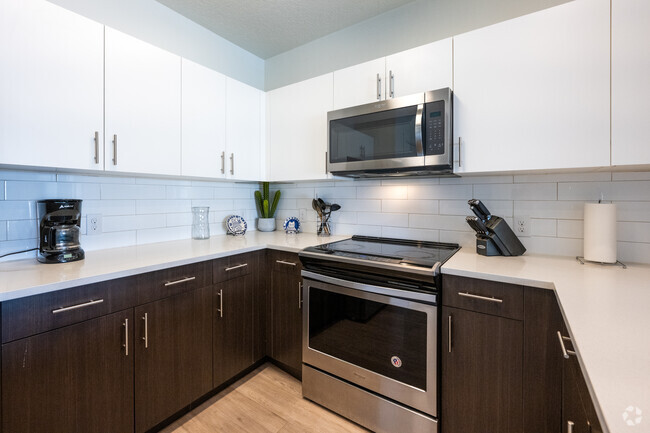 2 BR, 2 BA - 820SF2 - Cocina - One Central