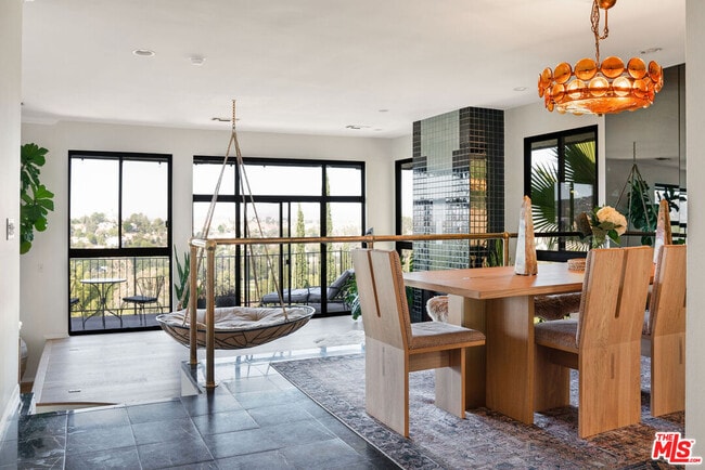 Building Photo - 4661 Bedel St