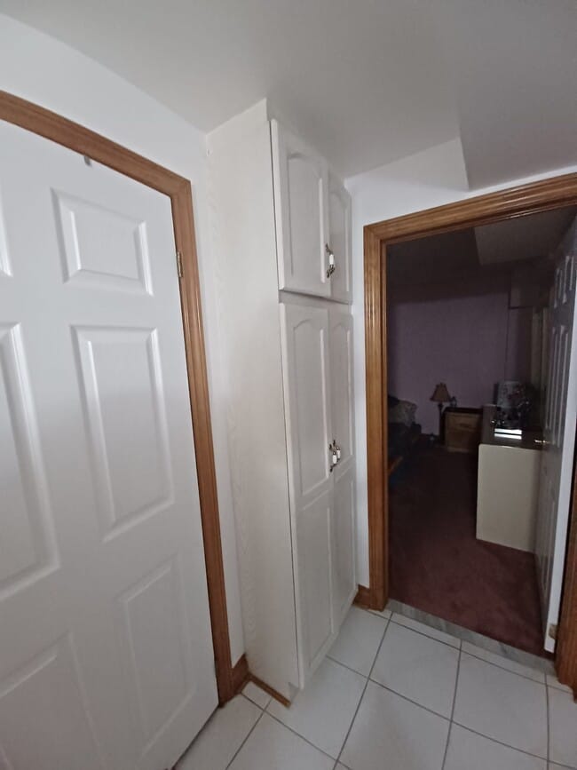 Building Photo - 116 Marydale Av