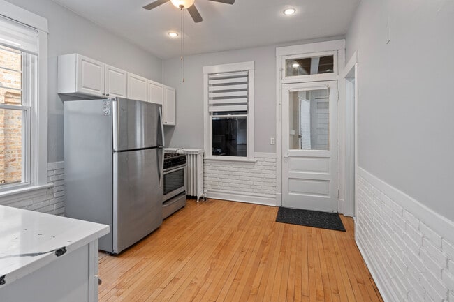 Foto del edificio - 3915 N Seeley Ave