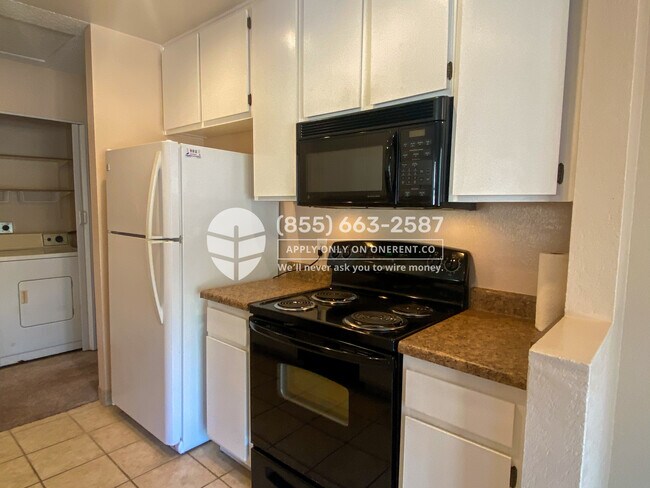 Foto del edificio - 4070 Rosenda Ct