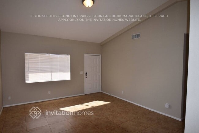 Building Photo - 3029 N Comanche Dr