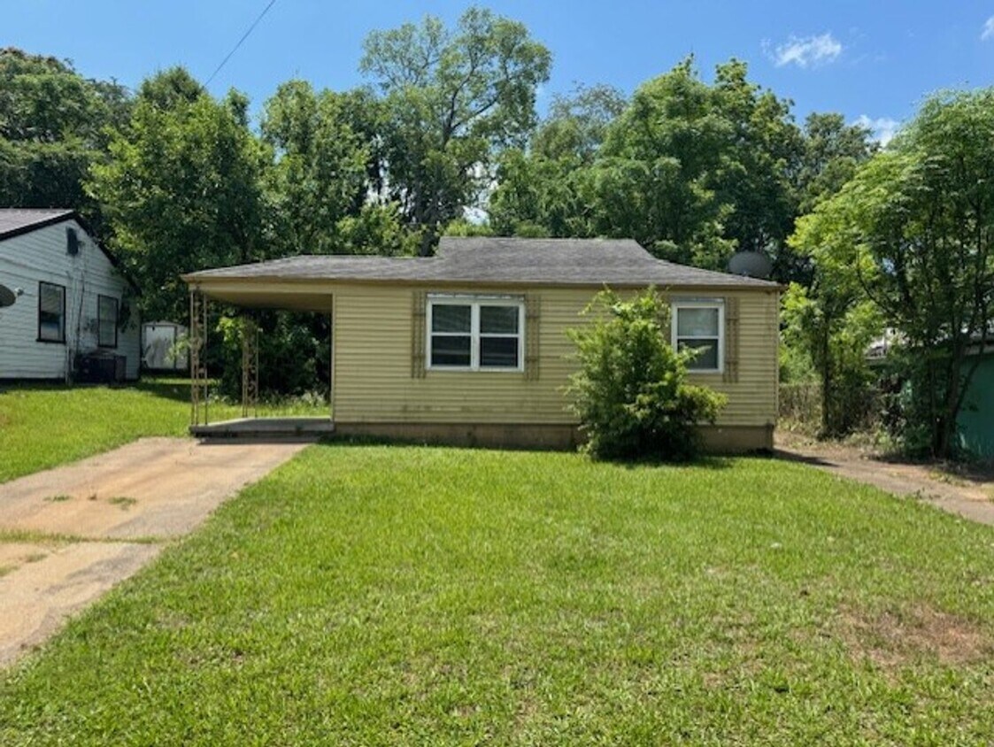 Foto principal - MOVE IN READY!! BACK ON THE MARKET!!