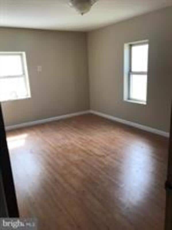 Foto del edificio - 235 Riverview Ave