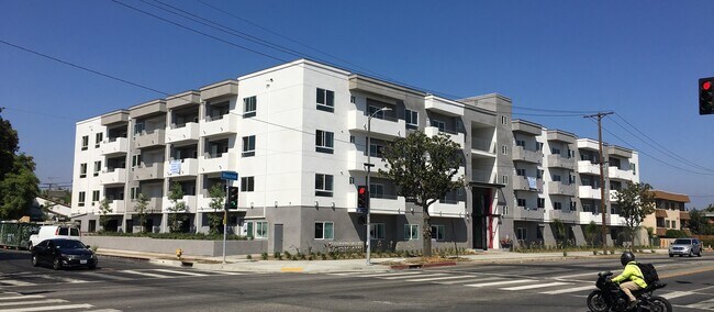 New Builduing - 14333 Roscoe Blvd