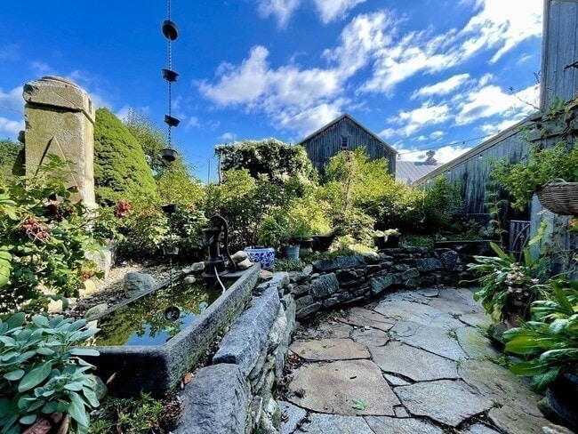 Patio - 61 Chesterfield Rd