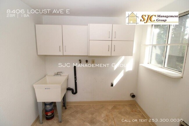 Building Photo - Two Bedroom House For Rent in Bonney Lake
