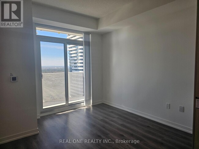 Building Photo - 28 Interchange Wy