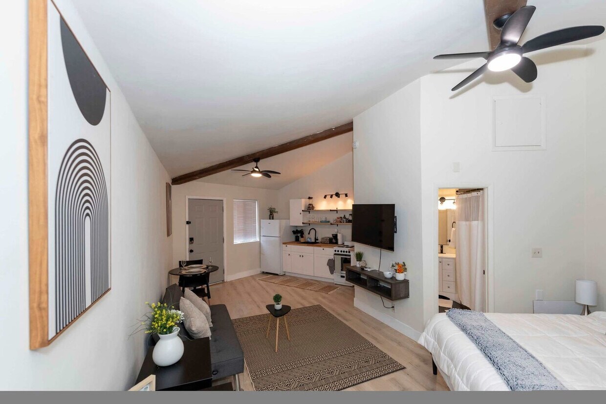 Foto principal - 3801 SW Triana Blvd