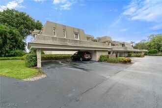 Building Photo - 425 Wildwood Ln