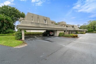 Building Photo - 425 Wildwood Ln