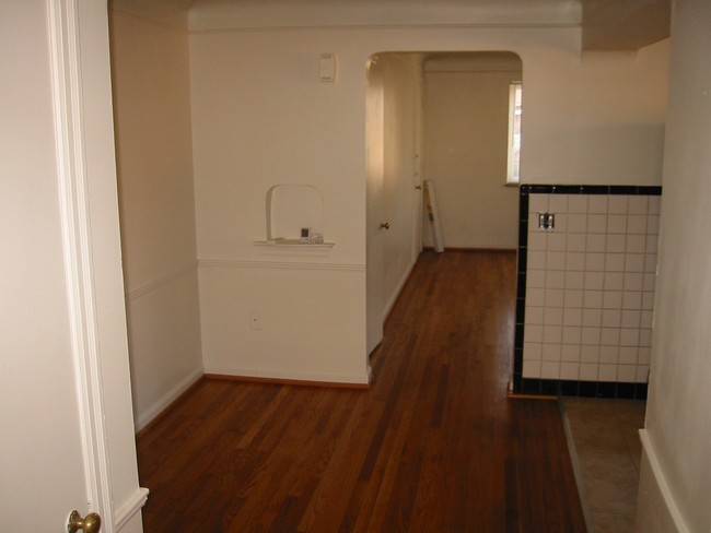Building Photo - 7080 Eastlawn Dr