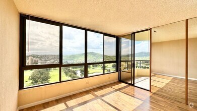 Building Photo - 5333 Likini St