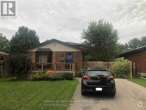 Building Photo - 747 Dunelm Ln