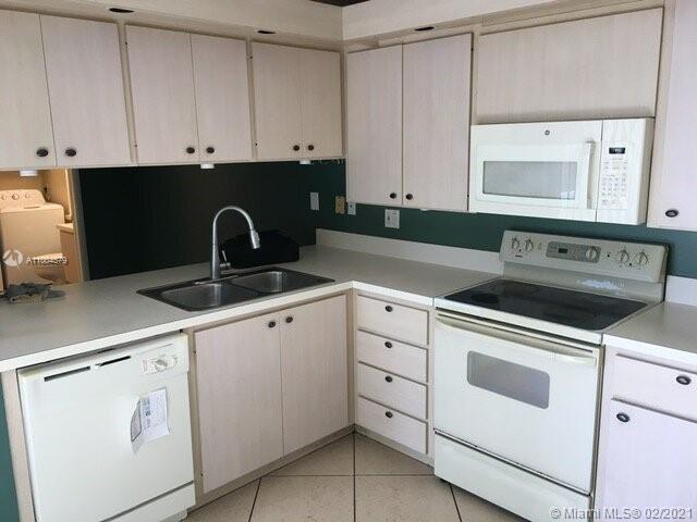 Building Photo - 8142 Bridgewater Ct