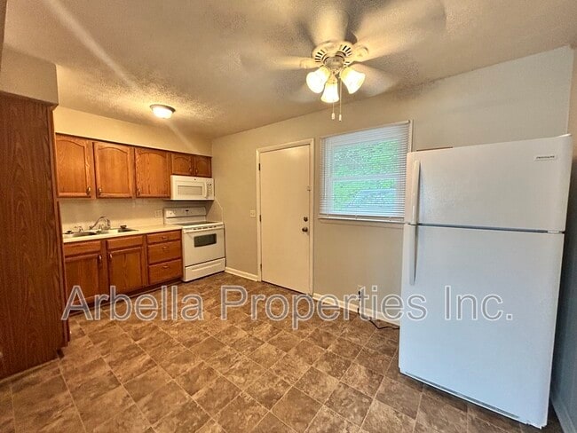 Building Photo - 960 Kendrick Creek Rd