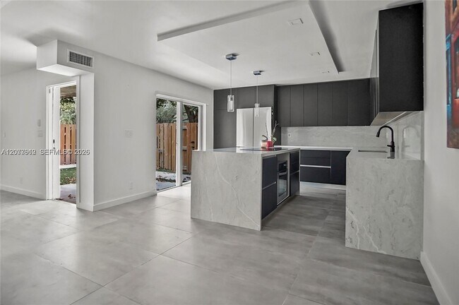 Foto del edificio - 2161 Orange Grove Dr