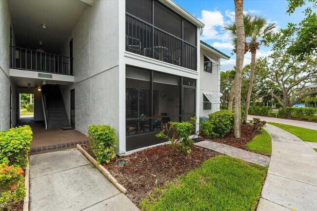 Foto del edificio - 5631 Midnight Pass Rd