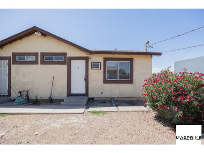 Building Photo - $250 OFF FIRST MONTH'S RENT MOVE IN SPECIA...