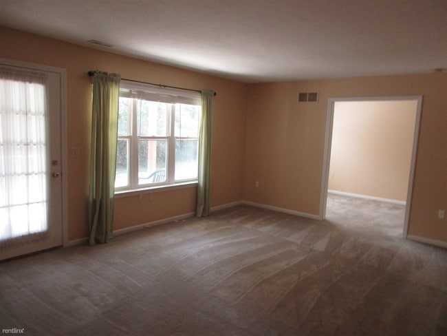 Building Photo - 2 br, 2 bath Condo - Heatherwood