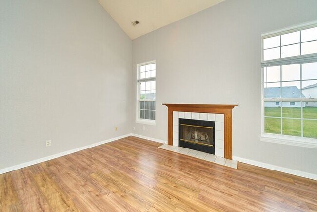 Foto del edificio - Sweet 3 Bedroom 2.5 Bath in Popular Maple Grove Estates