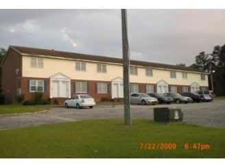 Building Photo - Woodbridge Townhomes