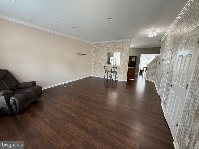 Foto del edificio - 634 Tantallon Ct