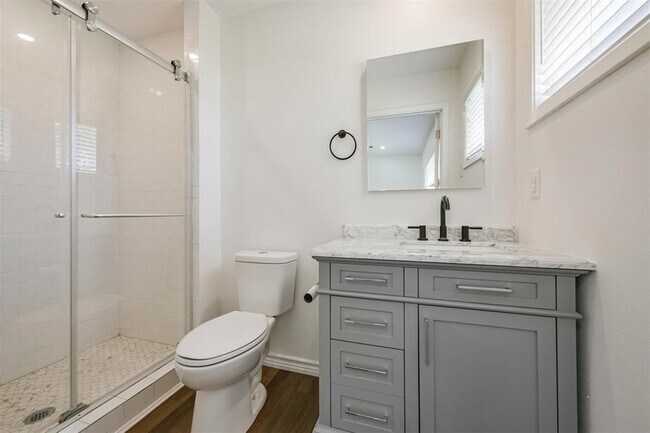 Foto del edificio - 52 Oyster Creek Ct