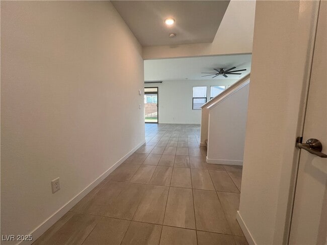 Foto del edificio - 549 Everett Ridge Ave