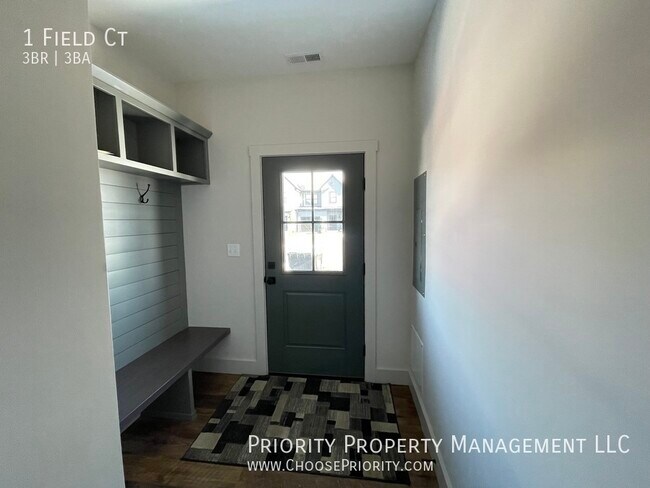 Building Photo - 3 Bdrm 2.5 Bath Townhome in Bridgewater - ...