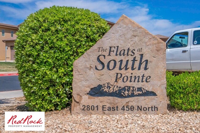 Building Photo - DOG-FRIENDLY 4 Bedroom Townhome with INTER...