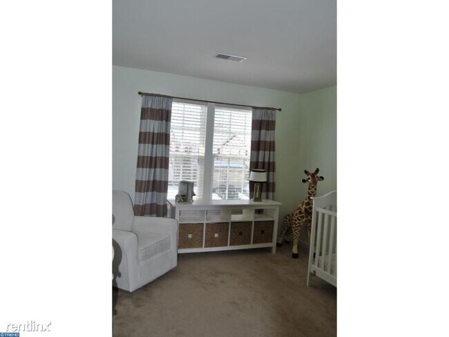 Building Photo - 3 br, 2.5 bath Townhome - 54 N Savanna Dr
