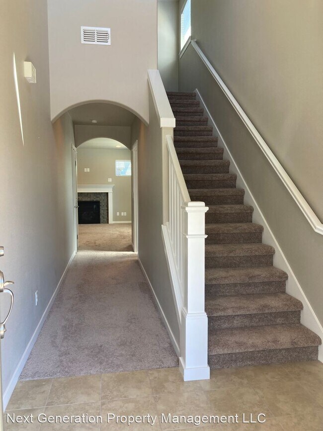 Building Photo - 3 br, 2.5 bath House - 3015 Guadalupe Way