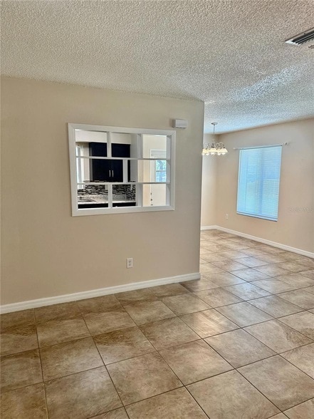 Building Photo - 162 Landmark St