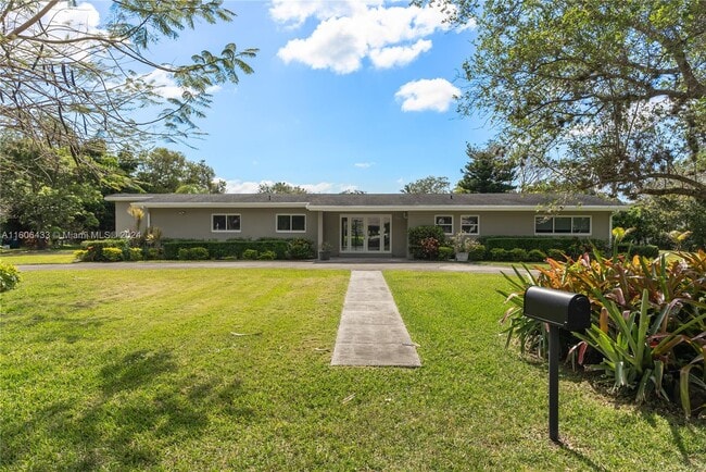Building Photo - 11501 SW 70th Ave