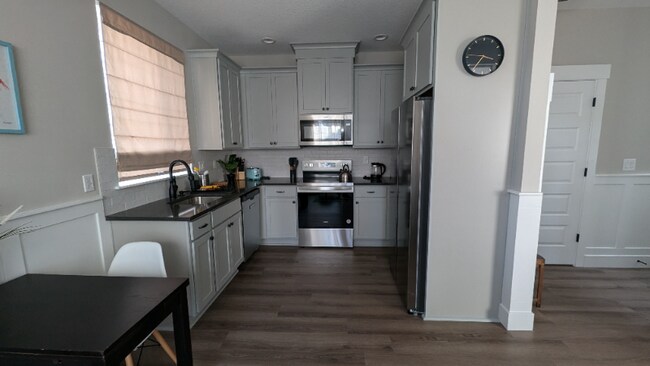 Foto del edificio - 4581 N Haight Ave