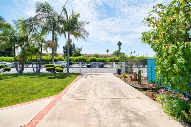 Building Photo - 9381 Nichols Dr