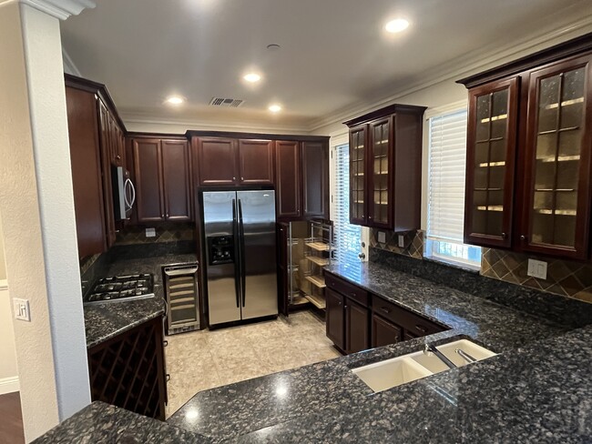 Building Photo - 400 Regatta Lane