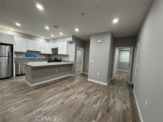 Building Photo - 623 Normandie Ave