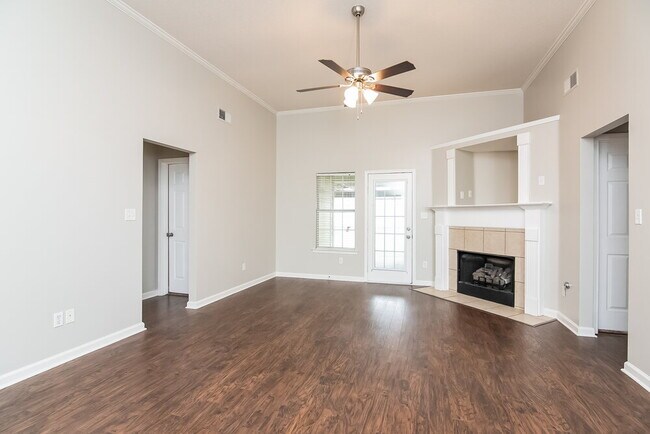 Building Photo - 115 Mossy Springs Dr