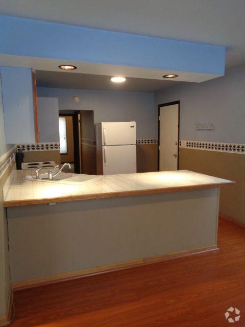 Building Photo - 34 Broadwater Ave
