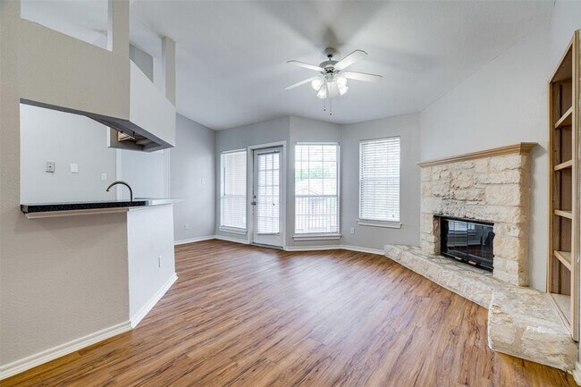 Building Photo - 6804 N Capital of Texas Hwy