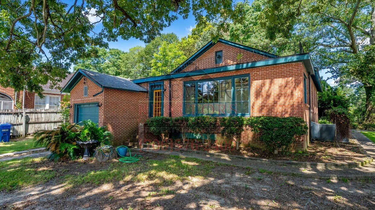 Foto principal - 3105 Woodlawn Ave