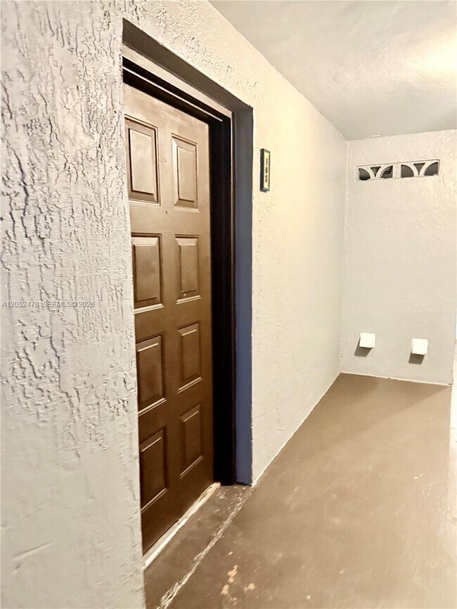 Foto del edificio - 7429 SW 152nd Ave