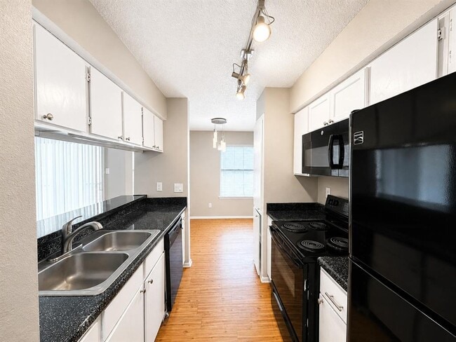 Building Photo - 10507 Mellow Ln