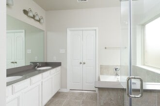 Building Photo - 5018 Brewcastle Ln Building Photo - 5018 Brewcastle Ln