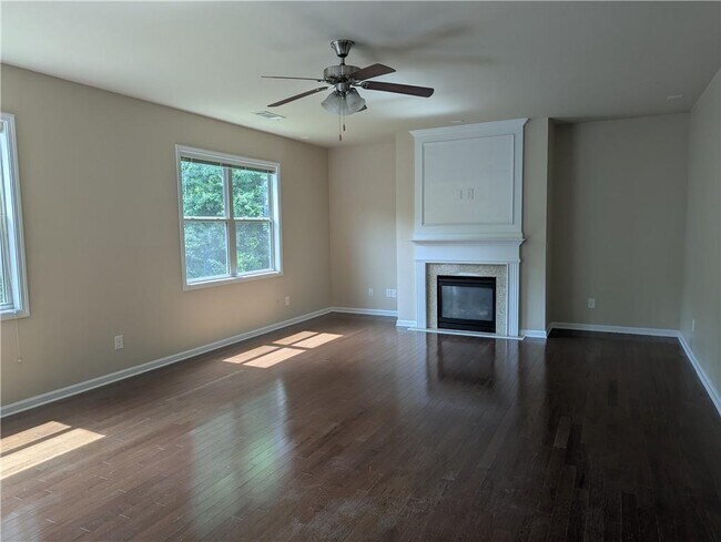 Foto del edificio - 355 Fowler Springs Ct