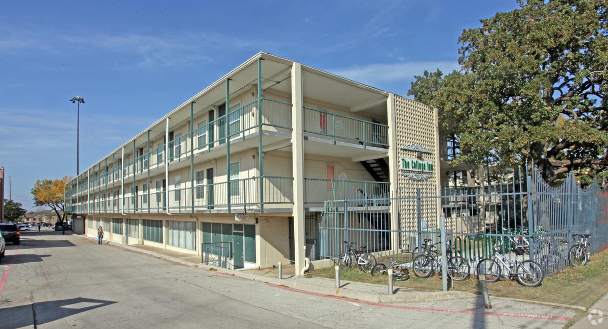 UNT College Inn Apartments in Denton, TX