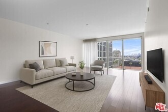 Building Photo - 3785 Wilshire Blvd